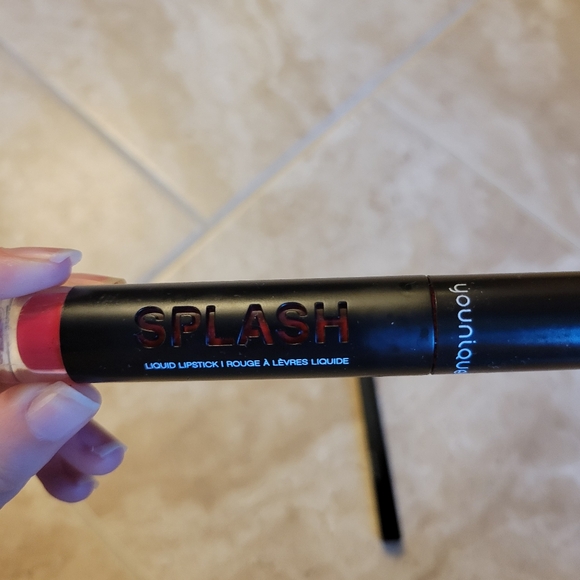 Yunique Makeup Set - Picture 2 of 3